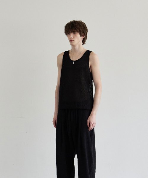 BER DE NOIR(ベールドノワール)の「Uネックテクスチャーニットスリーブレストップ(ブラック)(Tシャツ/カットソー・メンズ・その他・LARGE/MEDIUM)」の2枚目の写真