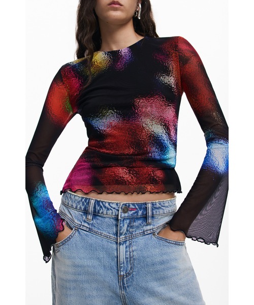 Desigual(デシグアル)の「CHRISTIAN LACROIX カラースポットプリント フレアスリーブトップス(Tシャツ/カットソー・レディース・ブラック・S/M/L/XL)」の4枚目の写真
