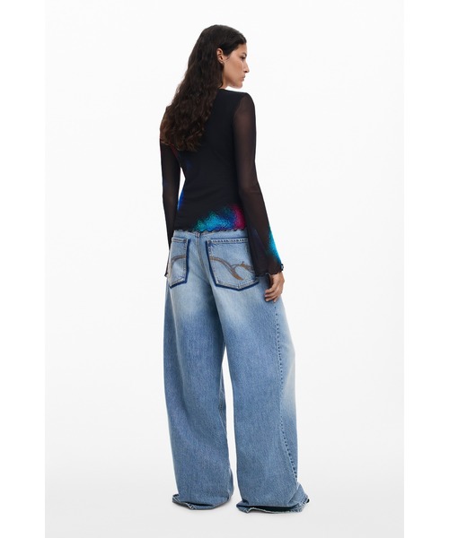 Desigual(デシグアル)の「CHRISTIAN LACROIX カラースポットプリント フレアスリーブトップス(Tシャツ/カットソー・レディース・ブラック・S/M/L/XL)」の3枚目の写真