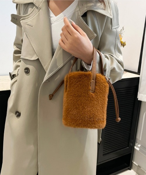 Ritzy(リッツィー)の「2way もこもこ バケットショルダーバック ハンドバッグ(ショルダーバッグ・レディース・ホワイト/ブラック/キャメル・FREE)」の4枚目の写真