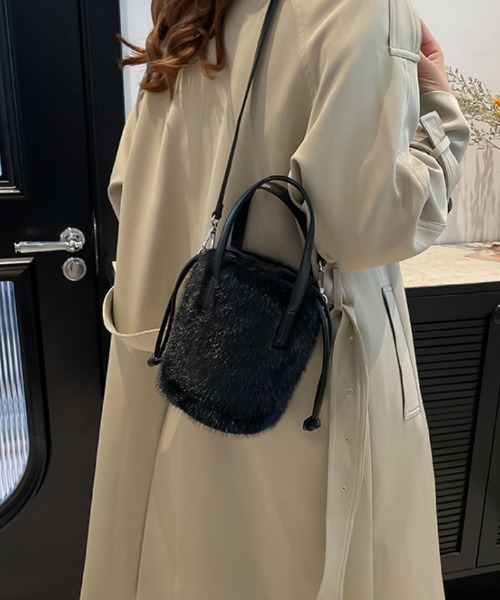 Ritzy(リッツィー)の「2way もこもこ バケットショルダーバック ハンドバッグ(ショルダーバッグ・レディース・ホワイト/ブラック/キャメル・FREE)」の8枚目の写真