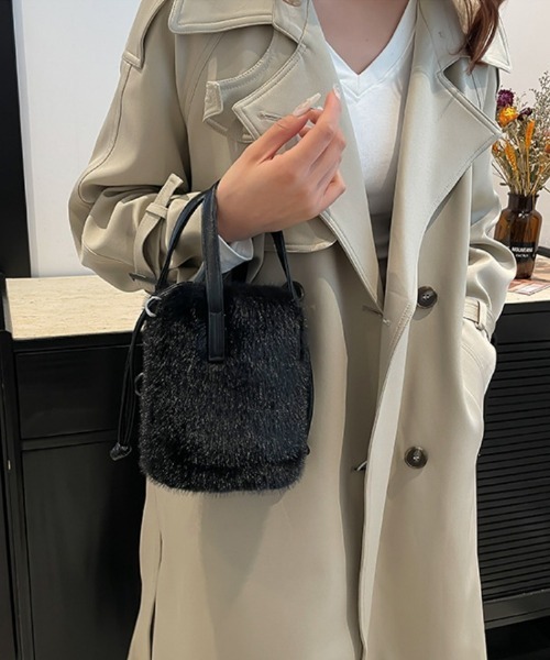 Ritzy(リッツィー)の「2way もこもこ バケットショルダーバック ハンドバッグ(ショルダーバッグ・レディース・ホワイト/ブラック/キャメル・FREE)」の9枚目の写真