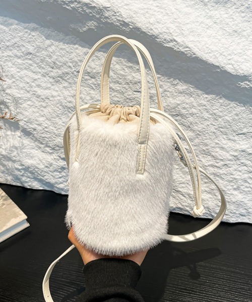 Ritzy(リッツィー)の「2way もこもこ バケットショルダーバック ハンドバッグ(ショルダーバッグ・レディース・ホワイト/ブラック/キャメル・FREE)」の10枚目の写真