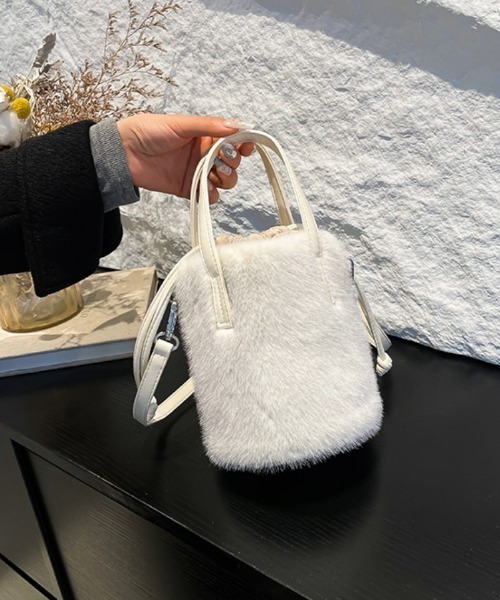 Ritzy(リッツィー)の「2way もこもこ バケットショルダーバック ハンドバッグ(ショルダーバッグ・レディース・ホワイト/ブラック/キャメル・FREE)」の11枚目の写真