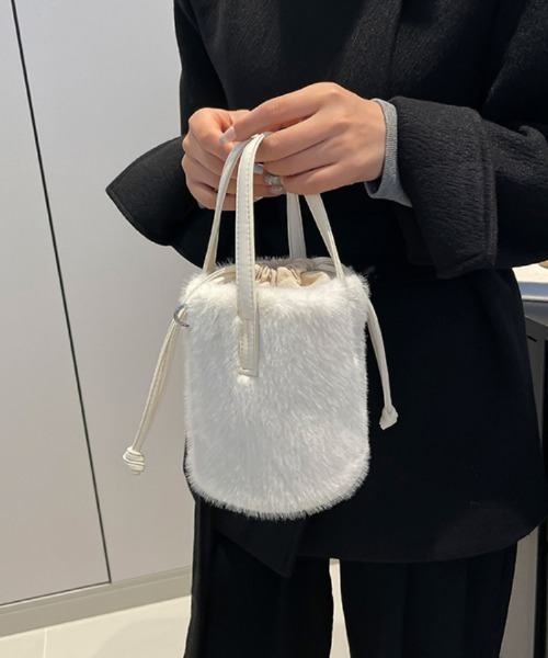Ritzy(リッツィー)の「2way もこもこ バケットショルダーバック ハンドバッグ(ショルダーバッグ・レディース・ホワイト/ブラック/キャメル・FREE)」の13枚目の写真