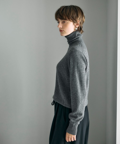 N.O.R.C(ノーク)の「【CASHMERE100%】カシミヤタートルネックニット(ニット/セーター・レディース・チャコール/ベージュ/ブラック/サックスブルー/ライラック・フリー)」の11枚目の写真