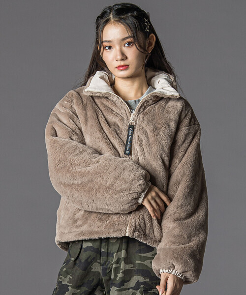 ZIDDY（ジディ）の「リバーシブルアウター(130~160cm)（ブルゾン・キッズ・ベージュ/ブラック・150cm/140cm/130cm/FREE）」の16枚目の写真