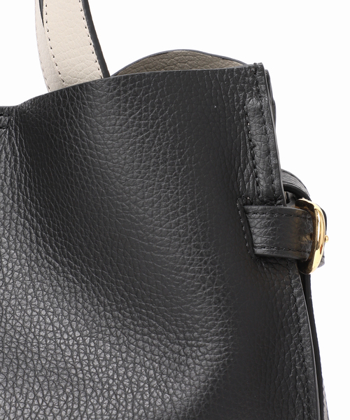 Spick & Span(スピックアンドスパン)の「VIOLAd’ORO / ヴィオラドーロ サイドベルトレザートート(トートバッグ・レディース・ライトグレー/ブラック・FREE)」の22枚目の写真