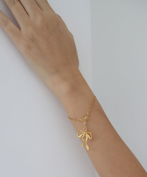 August Harmony（オーガストハーモニー）の「Bow Slim chain Bracelet - Gold（ブレスレット）」