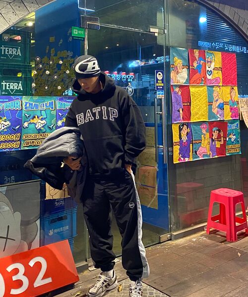 BATIP(バティップ)の「クラシックロゴワイドジョガーパンツブラック(スウェットパンツ・メンズ・その他・MEDIUM/LARGE/X-LARGE)」の4枚目の写真