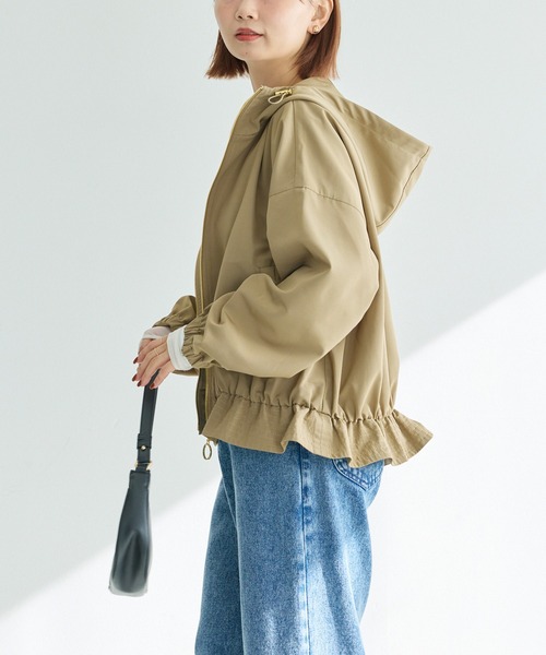 LAVEANGE（ラビアンジェ）の「裾フレア フード付きマウンテンパーカー（マウンテンパーカー・レディース・ブラック/ベージュ・4L/3L/LL/M/5L）」の3枚目の写真