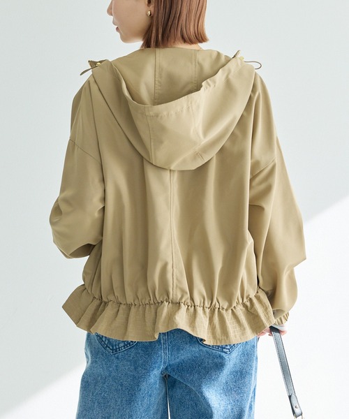 LAVEANGE（ラビアンジェ）の「裾フレア フード付きマウンテンパーカー（マウンテンパーカー・レディース・ブラック/ベージュ・4L/3L/LL/M/5L）」の5枚目の写真