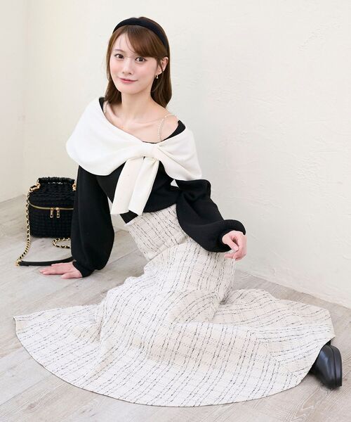 MAJESTIC LEGON(マジェスティックレゴン)の「ビジューリボンオフショルニット(ニット/セーター・レディース・ボルドー/ピンク/ブラック/アイボリー/ブラック系その他・MEDIUM)」の15枚目の写真