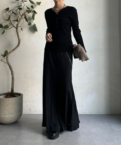 DouDou（ドゥドゥ）の「ヘンリーネックリブニット（ニット/セーター・レディース・ネイビー/ブラック/オフホワイト・FREE）」の4枚目の写真