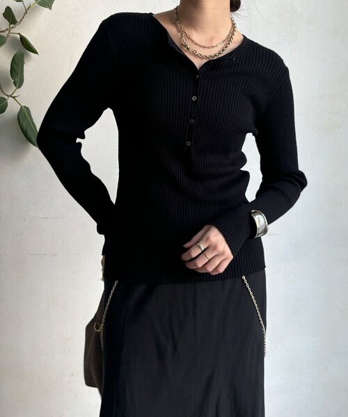 DouDou（ドゥドゥ）の「ヘンリーネックリブニット（ニット/セーター・レディース・ネイビー/ブラック/オフホワイト・FREE）」の8枚目の写真