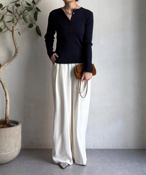 DouDou（ドゥドゥ）の「ヘンリーネックリブニット（ニット/セーター・レディース・ネイビー/ブラック/オフホワイト・FREE）」の11枚目の写真