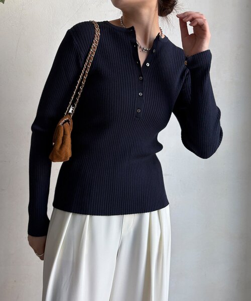 DouDou（ドゥドゥ）の「ヘンリーネックリブニット（ニット/セーター・レディース・ネイビー/ブラック/オフホワイト・FREE）」の15枚目の写真