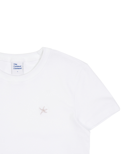 THECOLDESTMOMENT(ザコールデストモーメント)の「(w) TCM mini logo curved T (white)(Tシャツ/カットソー・レディース・その他・ONE SIZE)」の4枚目の写真