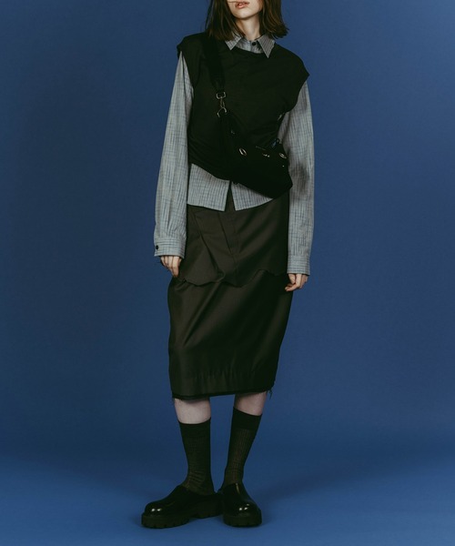 Knuth Marf（クヌースマーフ）の「【Knuth Marf】pierce mini bag（ハンドバッグ・レディース・グレー/ブラック・FREE）」の4枚目の写真