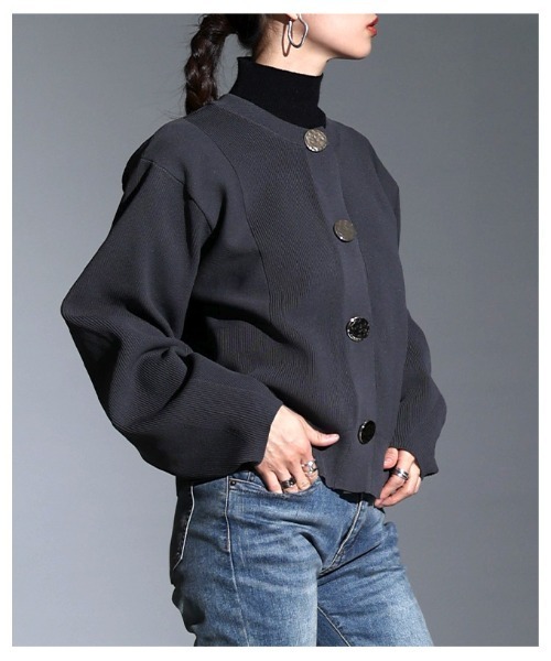 Sawa a la mode(サワアラモード)の「メタルボタンスポンジニットカーディガン(カーディガン/ボレロ・レディース・チャコールグレー/ベージュ・FREE)」の5枚目の写真