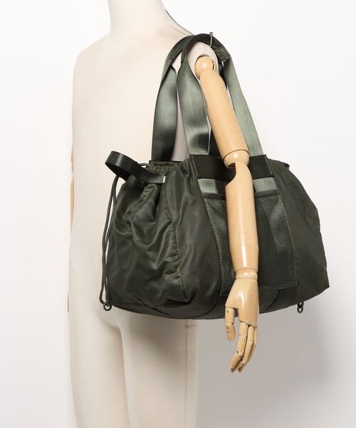 Desigual（デシグアル）の「大型ナイロンショッパーバッグ（ボストンバッグ・レディース・グリーン・FREE）」の7枚目の写真