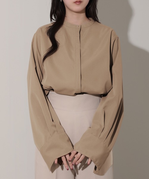 nouvellemoi(ヌーベルモイ)の「比翼スリーブバンドカラーシャツ(シャツ/ブラウス・レディース・グレイッシュベージュ/ブラック/ホワイト/チャコールグレー・L/M/S)」の4枚目の写真