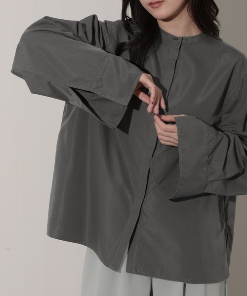 nouvellemoi(ヌーベルモイ)の「比翼スリーブバンドカラーシャツ(シャツ/ブラウス・レディース・グレイッシュベージュ/ブラック/ホワイト/チャコールグレー・L/M/S)」の3枚目の写真