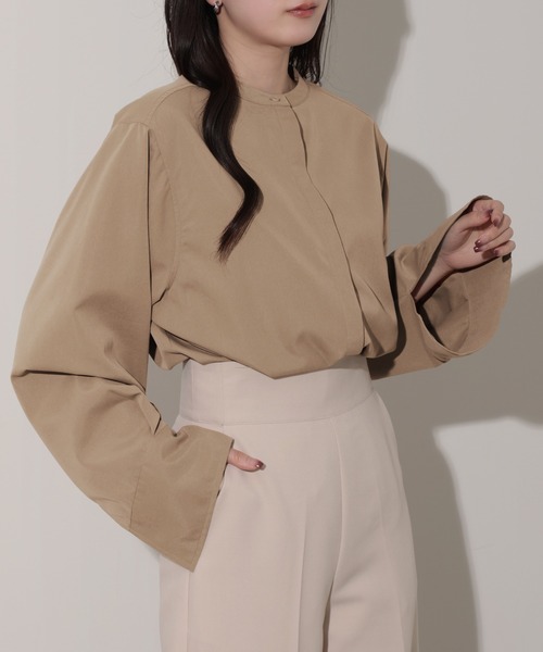 nouvellemoi(ヌーベルモイ)の「比翼スリーブバンドカラーシャツ(シャツ/ブラウス・レディース・グレイッシュベージュ/ブラック/ホワイト/チャコールグレー・L/M/S)」の5枚目の写真