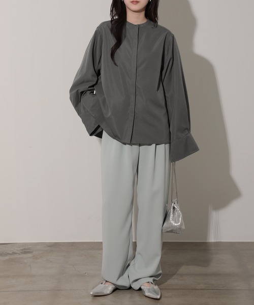 nouvellemoi(ヌーベルモイ)の「比翼スリーブバンドカラーシャツ(シャツ/ブラウス・レディース・グレイッシュベージュ/ブラック/ホワイト/チャコールグレー・L/M/S)」の10枚目の写真