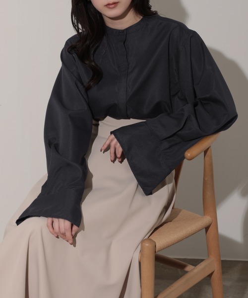 nouvellemoi(ヌーベルモイ)の「比翼スリーブバンドカラーシャツ(シャツ/ブラウス・レディース・グレイッシュベージュ/ブラック/ホワイト/チャコールグレー・L/M/S)」の12枚目の写真