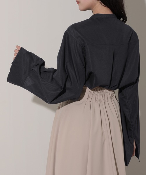 nouvellemoi(ヌーベルモイ)の「比翼スリーブバンドカラーシャツ(シャツ/ブラウス・レディース・グレイッシュベージュ/ブラック/ホワイト/チャコールグレー・L/M/S)」の13枚目の写真