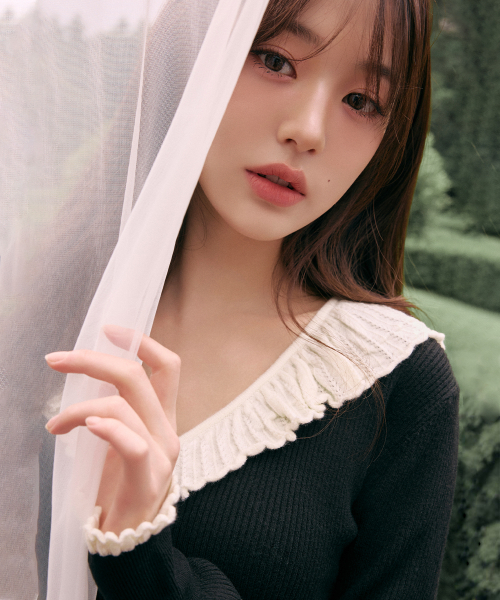 ROLAROLA(ロラロラ)の「FRILL COLLAR CARDIGAN BLACK(カーディガン/ボレロ・レディース・ブラック・FREE)」の2枚目の写真