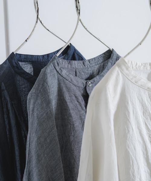 quadro（クオドロ）の「コットンラミーシャンブレースタンドシャツ（シャツ/ブラウス・メンズ・キナリ/ネイビー/グレー・FREE）」の4枚目の写真