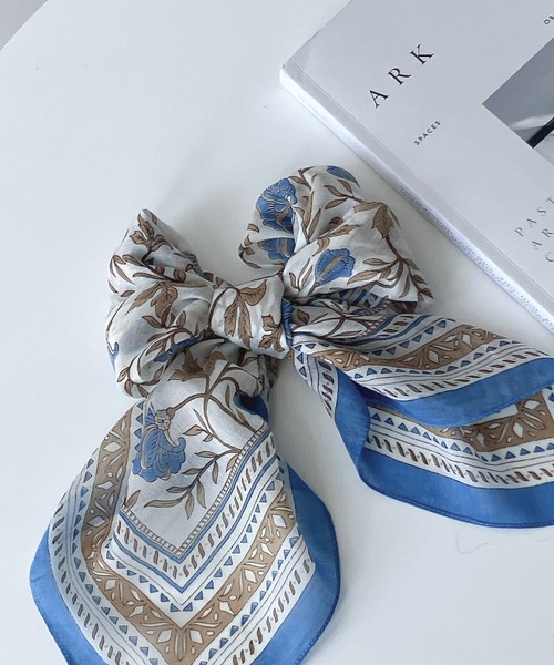 AS KNOW AS plus(アズノゥアズプラス)の「インド シルク混パネルスカーフ 60×60(バンダナ/スカーフ・レディース・C/D/E/F/A/H/B/G・FREE)」の2枚目の写真