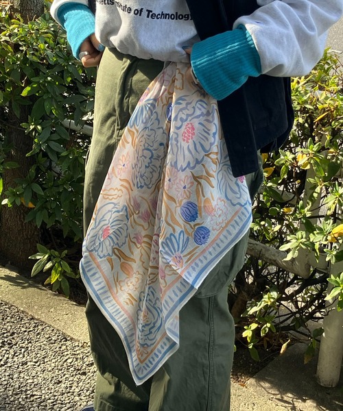 AS KNOW AS plus(アズノゥアズプラス)の「インド シルク混パネルスカーフ 60×60(バンダナ/スカーフ・レディース・C/D/E/F/A/H/B/G・FREE)」の8枚目の写真