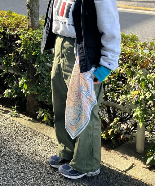 AS KNOW AS plus(アズノゥアズプラス)の「インド シルク混パネルスカーフ 60×60(バンダナ/スカーフ・レディース・C/D/E/F/A/H/B/G・FREE)」の19枚目の写真