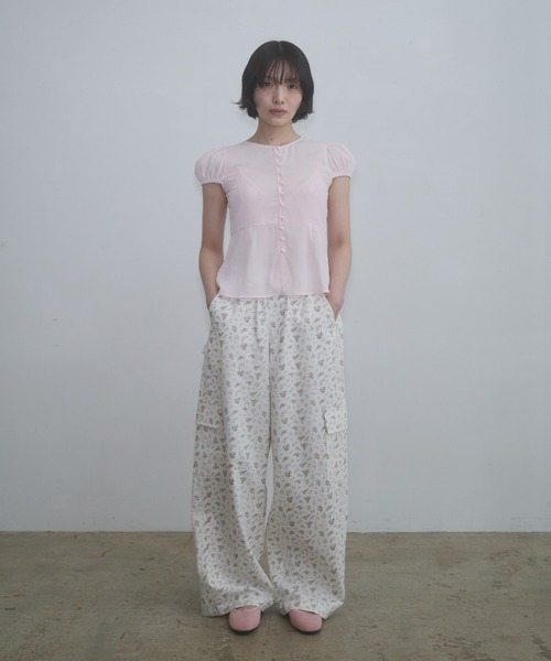 FEKETE(フェケテ)の「puff sleeve button blouse / パフスリーブボタンブラウス(シャツ/ブラウス・レディース・ブラック/ピンク/ネイビー/ブルー・MEDIUM/SMALL/LARGE)」の16枚目の写真