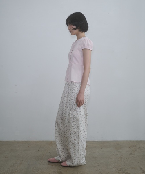 FEKETE(フェケテ)の「puff sleeve button blouse / パフスリーブボタンブラウス(シャツ/ブラウス・レディース・ブラック/ピンク/ネイビー/ブルー・MEDIUM/SMALL/LARGE)」の18枚目の写真