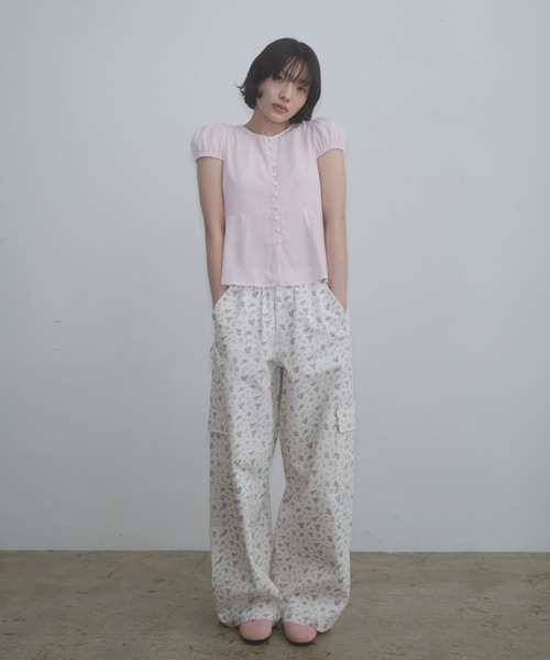 FEKETE(フェケテ)の「puff sleeve button blouse / パフスリーブボタンブラウス(シャツ/ブラウス・レディース・ブラック/ピンク/ネイビー/ブルー・MEDIUM/SMALL/LARGE)」の21枚目の写真