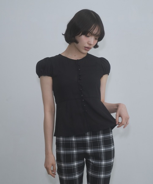 FEKETE(フェケテ)の「puff sleeve button blouse / パフスリーブボタンブラウス(シャツ/ブラウス・レディース・ブラック/ピンク/ネイビー/ブルー・MEDIUM/SMALL/LARGE)」の22枚目の写真