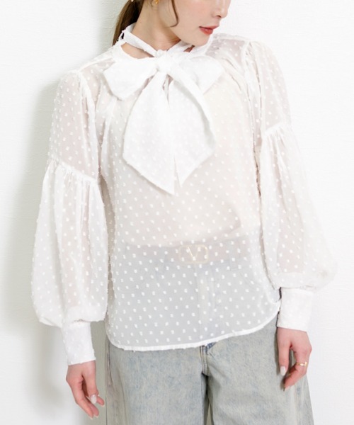 CHhdmn(シーエイチヒデモン)の「ボウタイブラウス / ドットジャガード シアーシフォン ボリューム袖 3WAYリボン 秋冬(シャツ/ブラウス・レディース・ライトブルー/ブラック/ベージュ/ホワイト・M/L)」の2枚目の写真