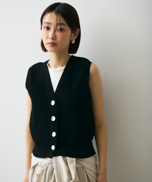 Trish（トリッシュ）の「メタル釦コンパクトベスト（ベスト・レディース・ブラック/アイボリー・FREE）」の7枚目の写真