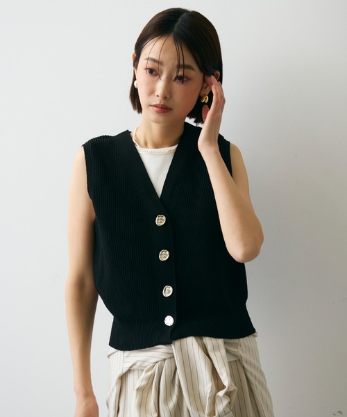 Trish（トリッシュ）の「メタル釦コンパクトベスト（ベスト・レディース・ブラック/アイボリー・FREE）」の8枚目の写真