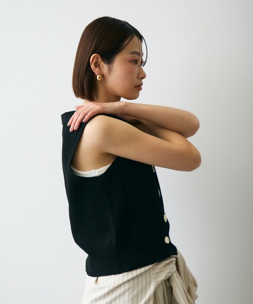 Trish（トリッシュ）の「メタル釦コンパクトベスト（ベスト・レディース・ブラック/アイボリー・FREE）」の20枚目の写真