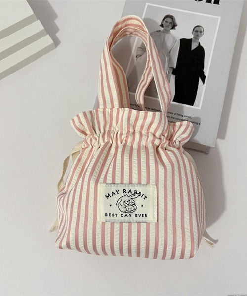 TONE SELECT GOODS(トーンセレクトグッズ)の「Liaa/ストライプ 巾着ポーチ ランチバッグ A18761(ハンドバッグ・レディース・ブルー/ピンク・FREE)」の1枚目の写真