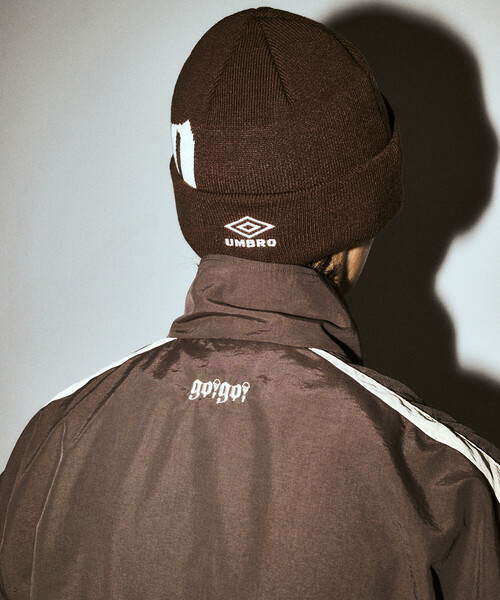 UMBRO（アンブロ）の「UMBRO/アンブロ UMBRO × go!go!vanillas ロゴ ビーニー（ニットキャップ/ビーニー・メンズ・ブラック/ブラウン・ONE SIZE）」の9枚目の写真