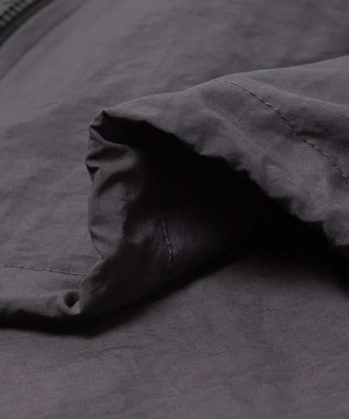 URBAN RESEARCH（アーバンリサーチ）の「『別注』La Hutte×URBAN RESEARCH　ナイロンブルゾン（ブルゾン・レディース・アイボリー/ブラウン/チャコールグレー・FREE）」の19枚目の写真