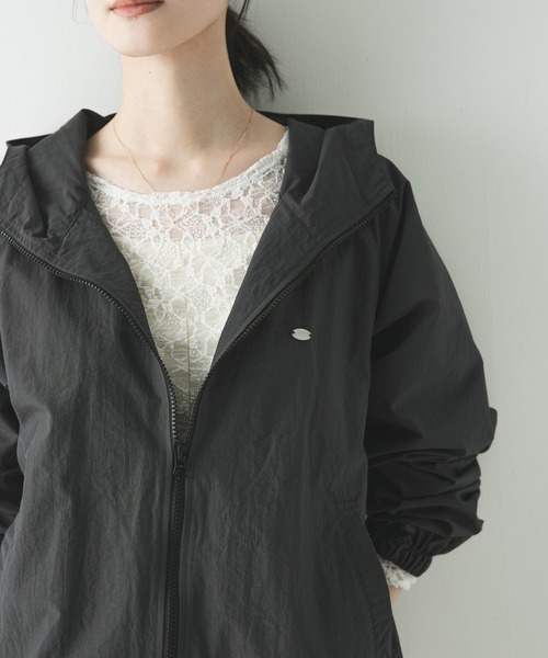 URBAN RESEARCH（アーバンリサーチ）の「『別注』La Hutte×URBAN RESEARCH　ナイロンブルゾン（ブルゾン・レディース・アイボリー/ブラウン/チャコールグレー・FREE）」の8枚目の写真