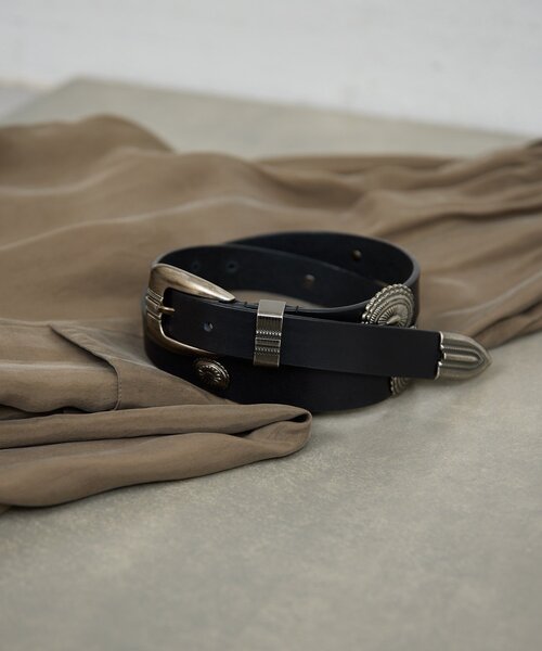 GALLARDAGALANTE(ガリャルダガランテ)の「コンチョベルト(ベルト・レディース・ブラック/ベージュ・FREE)」の3枚目の写真