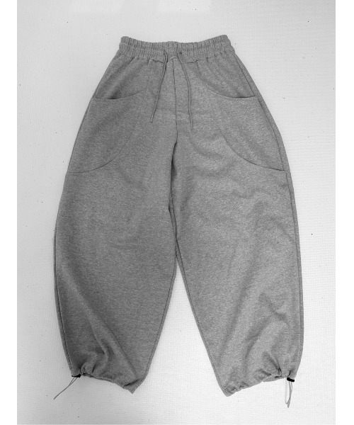 YACA(ヤーカ)の「Balloon Fit Sweat PT/バルーンフィットスウェットパンツ【unisex item】(スウェットパンツ・レディース・グレー/ブラック・FREE)」の10枚目の写真